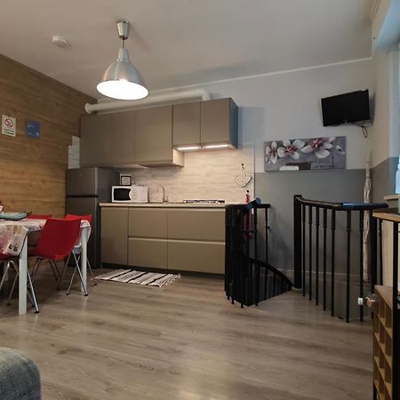 Appartamento Aleph With Private Parking, Next Train Station 코모 외부 사진