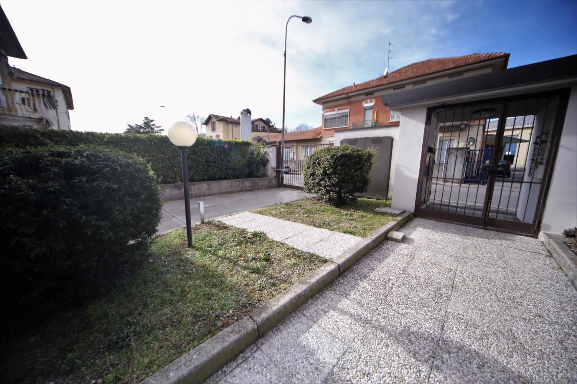 Appartamento Aleph With Private Parking, Next Train Station 코모 외부 사진