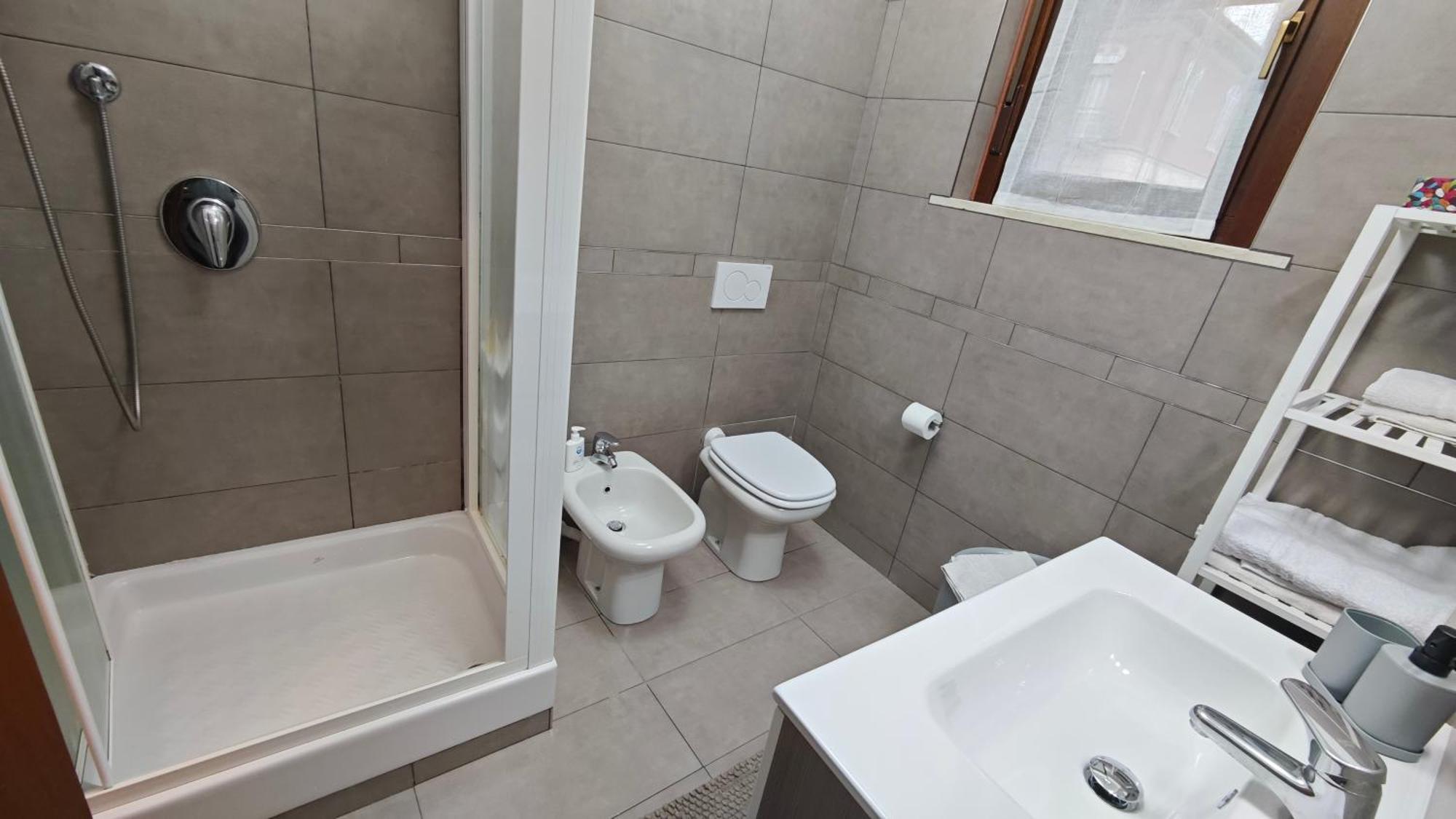 Appartamento Aleph With Private Parking, Next Train Station 코모 외부 사진